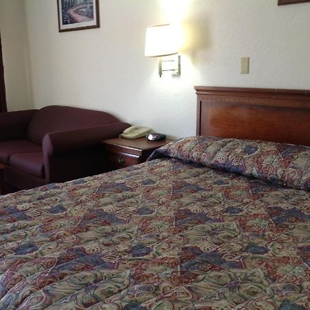 Budget Host Hempstead Inn Brookhollow/Energy Corridor Хьюстон Экстерьер фото